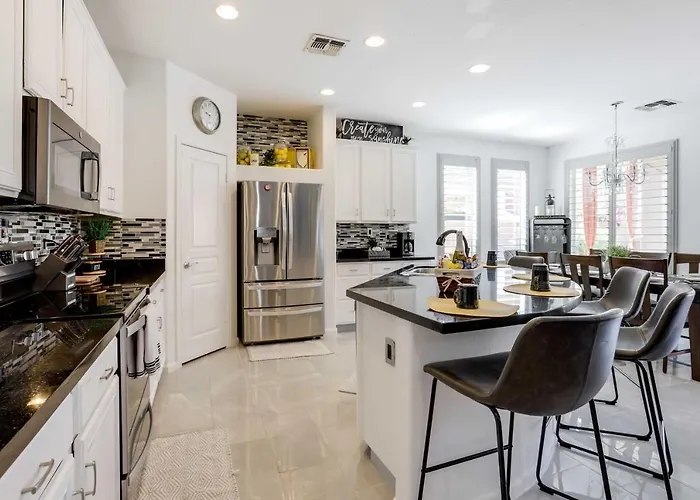 Modern Gem W/ Fire Pit: 3 Mi To Ballpark! Goodyear