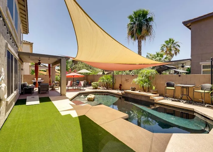 Modern Gem W/ Fire Pit: 3 Mi To Ballpark! Holiday home Goodyear