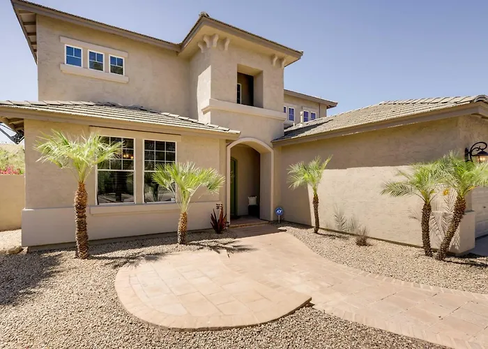 Modern Gem W/ Fire Pit: 3 Mi To Ballpark! Holiday home Goodyear