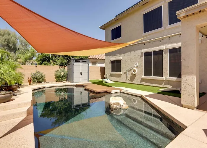 Modern Gem W/ Fire Pit: 3 Mi To Ballpark!