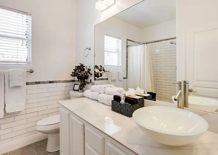 Modern Gem W/ Fire Pit: 3 Mi To Ballpark! Goodyear