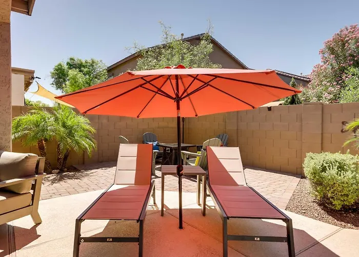 Modern Gem W/ Fire Pit: 3 Mi To Ballpark! Holiday home Goodyear