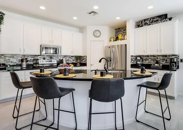 Holiday home Modern Gem W/ Fire Pit: 3 Mi To Ballpark!