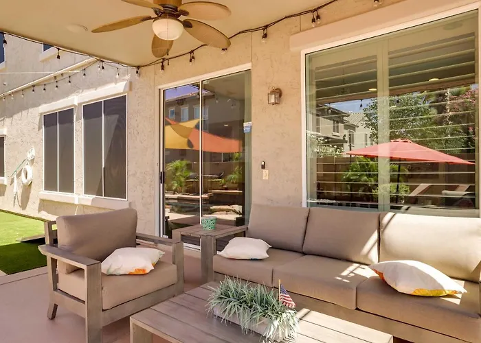 Modern Gem W/ Fire Pit: 3 Mi To Ballpark!